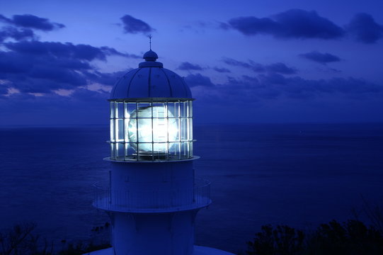 灯台　室戸岬灯台　夜の灯台　ライト　夜景