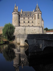 Fototapeta na wymiar Zamek La Rochefoucauld, Charente, Limousin, Périgord