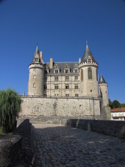 Fototapeta na wymiar Château de La Rochefoucauld, Charente, Limousin, Périgord