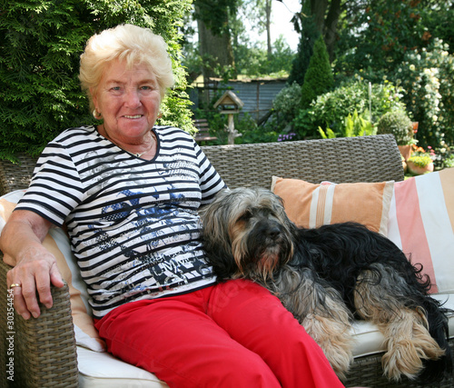 &quot;rüstige Rentner mit Hund&quot; Stockfotos und lizenzfreie Bilder auf