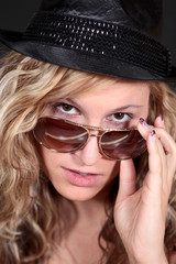 Junge Sexy Blondine mit tollen Augen