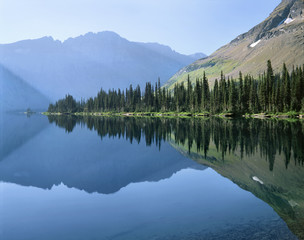 Fototapeta premium Odbicie górskiego jeziora