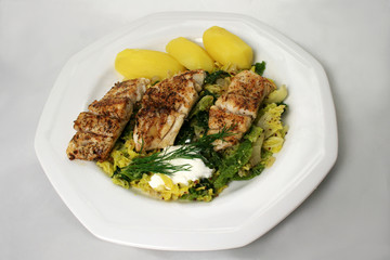 Seelachsfilet auf Wirsinggemüse