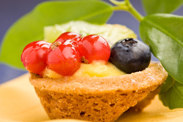 Pasticcini con Ribes e Mirtilli