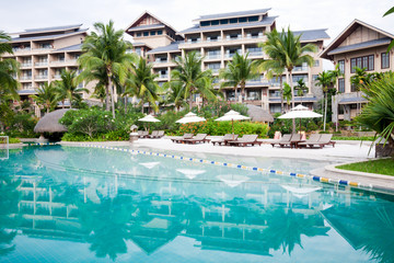 hotel swimming-pool