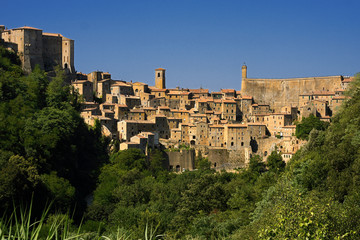 Fototapeta na wymiar Sorano, przegląd starego miasta i zamku
