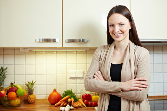 Portrait einer Frau in Küche