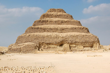 Obraz premium the step pyramid of Djoser, Saqqara in Egypt.