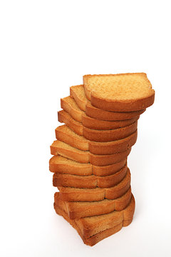 Zwieback aufgeschichtet auf wei&szlig; isoliert
