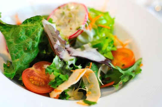 Healthy and nutritious vegetable salad