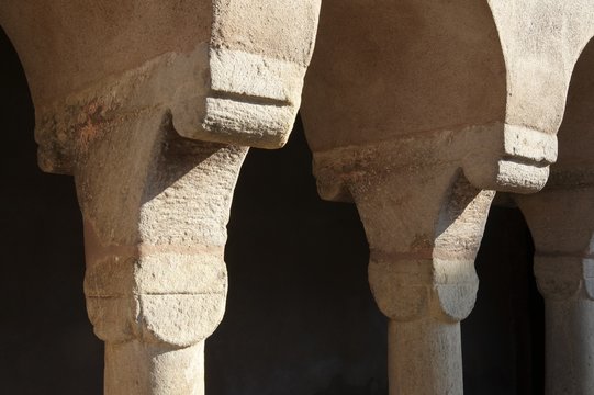 clo&icirc;tre roman d'epfig en alsace