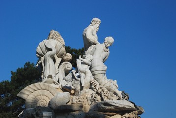 Fototapeta na wymiar Fontana di Nettuno, Schönbrunn