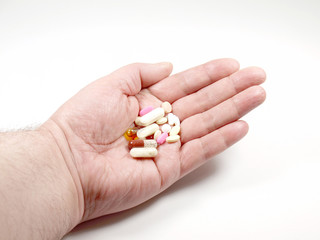 Hand mit Tabletten