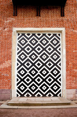 Black and white geometrical pattern door