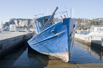 Naklejka premium Wreck Boat