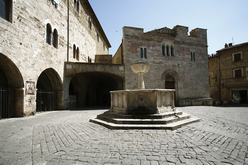 Bevagna,piazza Silvestri,chiesa di San Silvestro