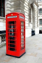 Czerwona budka telefoniczna w Londynie - 30468430