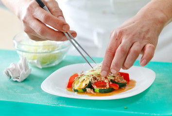 Obraz na płótnie Canvas Chef preparing food