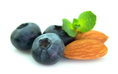Blueberry with almonds and mint
