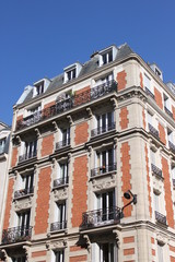 Immeuble en briques du quartier de Passy à Paris