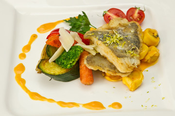 Zander mit Gemüse