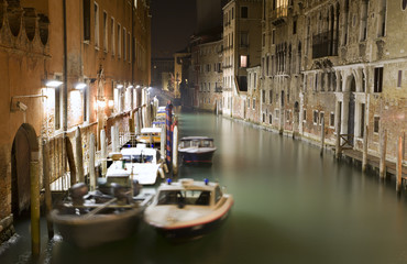 Fototapeta na wymiar Venice - canal in the night
