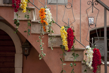 Bardolino, scala fiorita