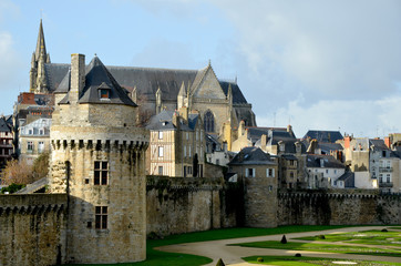 Fototapeta na wymiar Vieux remparts de Vannes