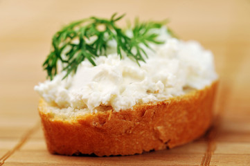 sandwich of toasted bread