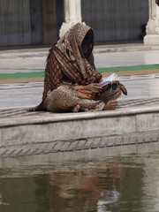 Gurdwara bangla sahib: templo sij en la India