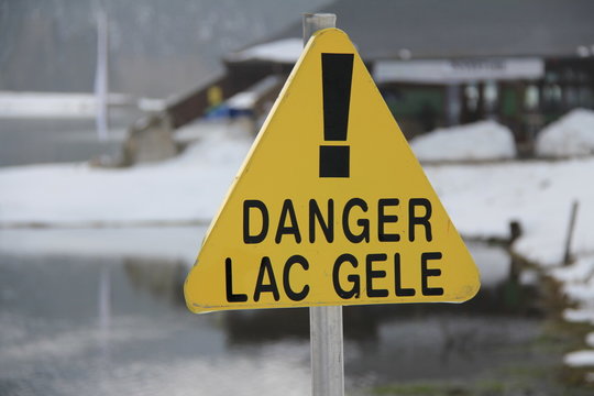 Danger Lac gelé