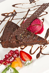 Schokoladenkuchenmit Cassis