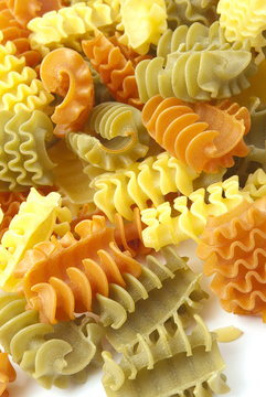 Fusilli colorati