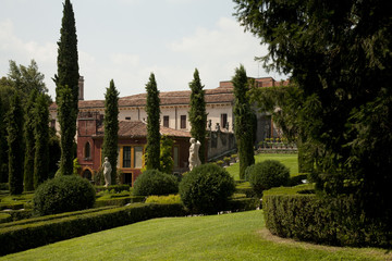 Fototapeta na wymiar Verona, Palazzo Giusti gardens