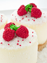 Sour cream cheesecakes