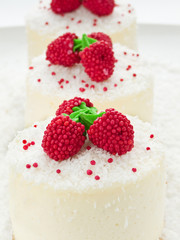 Sour cream cheesecakes