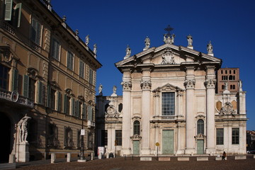 Fototapeta na wymiar Mantova, Piazza Sordello