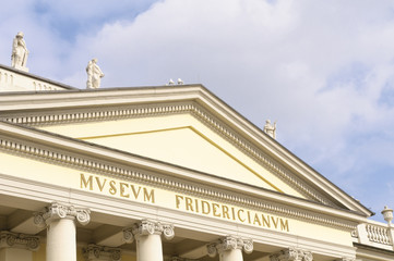 Kassel, Giebel des Museum Fridericianum