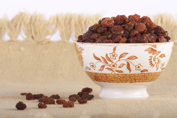 bowl of raisins
