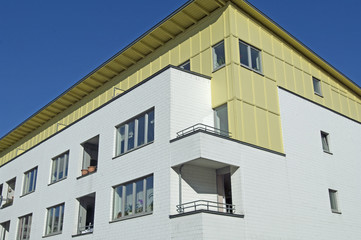 Fassade eines Wohngebäudes in Kiel, Deutschland