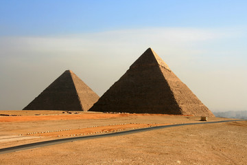 Fototapeta na wymiar Pyramides de Guizéh du Caire