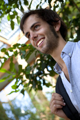 touriste, jeune homme, garçon, serre, narure, aventure, vert
