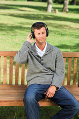 Obraz premium Relaxed man listening to some music