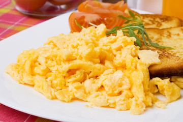 Scrambled eggs and french toast