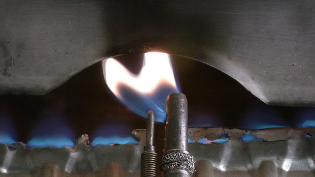 Gas