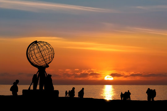Nordkap b. Mitternachtssonne - North Cape w/ Midnight Sun