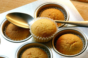 Minimuffins mise en place for finishing