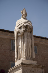 Urbino,one of the statues of  the Dome