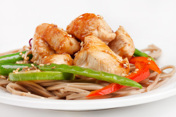 chicken with noodles and vegetables