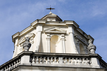 Fototapeta na wymiar Kaplica na świętej górze Varese